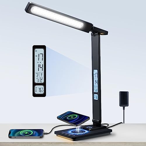 YAMYONE Lámpara de Escritorio LED con Cargador Inalámbrico & Puerto USB, Lámpara de Mesa 5 Colores 5 Brillos 2 Luces Nocturnas, Pantalla LCD Reloj Temperatura Protección Ocular Lámpara de Noche