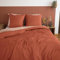 Parure de lit Effet Gaze de Coton 220x240 cm Adulte - Housse de Couette 220x240 cm + 2 Taies d'oreiller 63x63 cm bi-matière – Set de Housse de Couette en Microfibre gaufrée et lavée (Rouge)