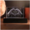LoveGoals 3D Glas Kristall mit Gravur - Herz aus Zwei Händen mit Text Ich Liebe Dich graviert - Geschenk Geschenke Freund Freundin zu Weihnachten incl. Batt. LED-Sockel