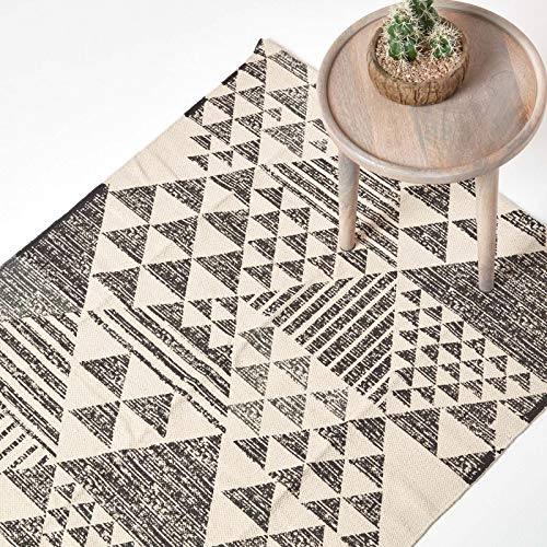 Homescapes Teppich Delphi, handgewebt aus 100% Baumwolle, 160 x 230 cm, Baumwollteppich mit geometrischem Dreiecksmuster, schwarz-weiß