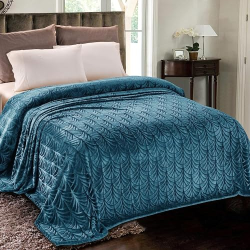 Whale Flotilla Couverture Polaire à Feuilles, 220 x 240 cm, en Flanelle Douce Chaude et Confortable pour Canapé ou Lit, Convient à Toutes Les Saisons, Bleu
