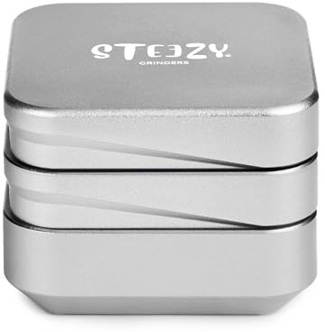 STEEZY® 4+1 | Medical Herb Grinder | Abriebfrei | Steck- & Schienensystem | CNC-gefräste Aluminiumlegierung | Monolith Mahlwerk | two sieves | 63mm | eckig | square | 4-teilig (Cool Silver)