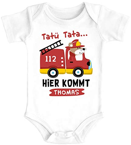 SpecialMe® Baby Body mit Namen Bedrucken Lassen Feuerwehr-Auto Tatütata Hier kommt [Wunschname] Kurzarm Bio Baumwolle weiß 6-12 Monate