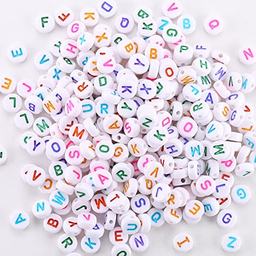 HERZWILD buchstabenperlen zum auffädeln ca.500pcs 5X10mm bunt Buchstaben perlen Rund bastelnperlen Buchstaben A-Z perlen für Schmuck Basteln (color-white)