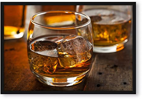 Pixxprint Goldgelber Whiskey, Poster im Bilderrahmen, Format: 80x60cm, Kunstdruck gerahmt