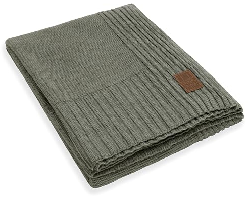 KNIT FACTORY - Uni Gestrickte Decke XL - Wohndecke - Kuscheldecke - Gestrickte Sofadecke - Plaid aus Wolle - Wolldecke - Urban Green - 195x225 cm