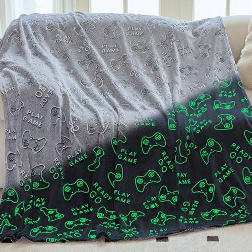 OLAOLA Kuscheldecke Kinder, Spiel Decke Leuchtet im Dunkeln, Weiche Flauschig Fleecedecke Geschenke für Jungen Mädchen, Warme Kuschelige Sofadecke (130 x 150cm, Spiel)