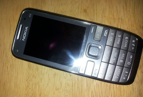 Nokia E52 metal grey aluminium (UMTS, GPS, A-GPS, WLAN, MP3, Bluetooth, Kamera mit 3,2 MP, Ovi Karten) Handy