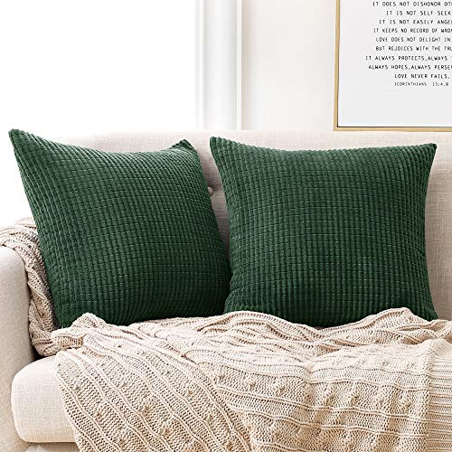 Deconovo Kissenbezug Kordsamt Dekokissen Kissenhülle Dekorative Zierkissenhülle Weich Kissenbezüge Decor Schlafzimmer Sofakissen Kissenhüllen für Couch Büro Wohnzimmer, 40x40 cm, Dunkelgrün, 2er Set