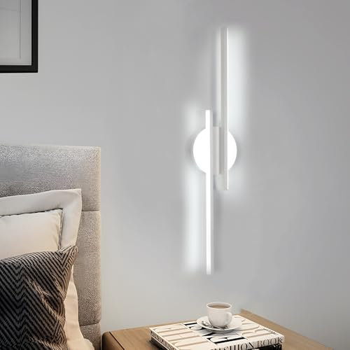 Mckalen Wandlampe LED Innen 24W 2700LM, Wandleuchte LED Weiß Modern 60CM, Wandbeleuchtung Flur Kaltweißes Licht 6500K für Schlafzimmer Korridor Wohnzimmer Treppe