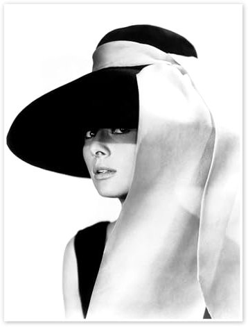 Frühstück bei Tiffany, Audrey mit Hut Poster 30 x 40 cm Schwarz-Weiß Wandbilder Wanddeko