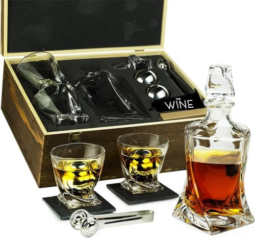 The Wine Savant Whiskey Stones & Dekanter Geschenkset für Männer & Frauen, 2 XL Edelstahl Whiskey Bälle, 2 Twist Gläser, Whiskey Dekanter, 2 Untersetzer, Gefrierbeutel & Spezialzange in Pinienholz Box