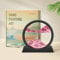 Wai Danie Sandbilder zum Drehen 3D Sandscape - die Sandkunst in Tiefsee Fließende Sandmalerei Sandbild Geschenke Sanduhr Deko Aesthetic für Büro Wohnzimmer Schreibtisch Erwachsene Kinder (Rosa, 7'')