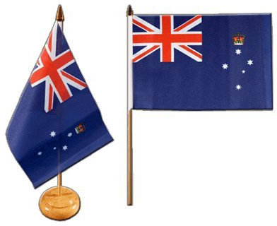 Flaggenfritze® Tischflagge Australien Victoria mit lackiertem Holzsockel