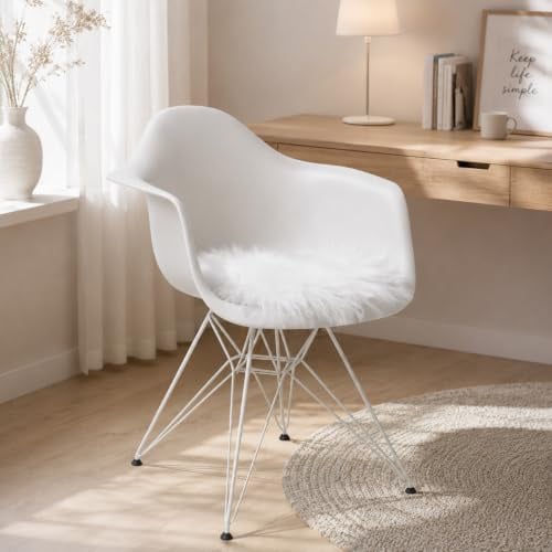 LIRA Deko Lammfell-Sitzkissen 83×83 cm – Sitzauflage aus echtem tibetischem Lammfell mit Reißverschluss für Stuhl, Sofa und Sessel, Weiß
