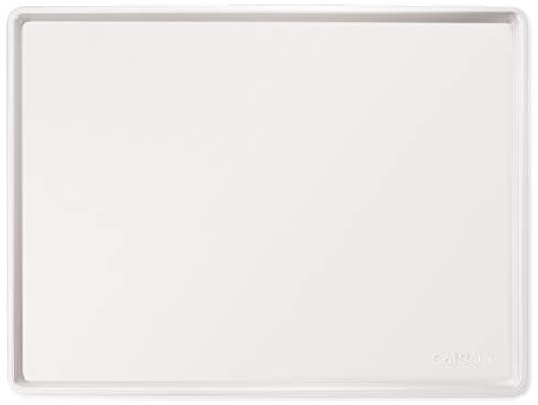 CatGuru Cat Food Mat, Small & Large Pet Feeding Mat, Waterproof Cat Tray for Food and Water, Silicone Pet Placemat, Non-Slip Mats for Cats, Easy to Clean Tray for Pets Bowls (Hard Tray,Marshmallow)