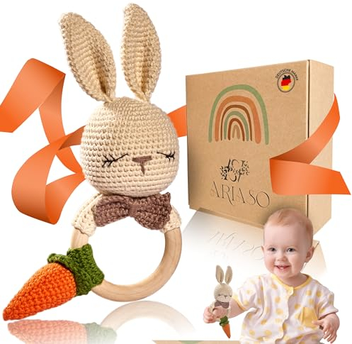 ARIASO® Babyrassel Gehäkelt Greifling Baby Beißring Holz gehäkelte Baby Rassel Geschenk zur Geburt für Junge und Mädchen Inkl. Geschenk Karte ab 0 Monate, Hase (Hase)