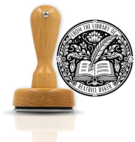 JUST REFINE® Exlibris Stempel Personalisiert - Buch Stempel 'From The Library Of' - Individuell mit deinem Namen (Design 3, 60mm)