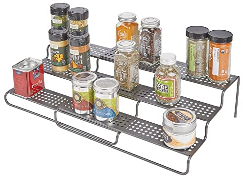mDesign Gewürzregal für Küchenschrank – ausziehbares Küchenregal für Ordnung in der Küche – Gewürzständer mit drei Ebenen aus Metall – grau