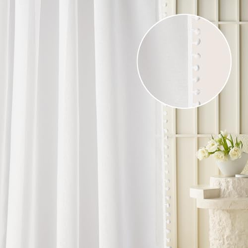 ROOM99 Gardine mit Ösen Malia Spirit 300 x 250 cm Breite x Höhe Wohnzimmer Transparent modern Vorhang Schal Wohnzimmer Schlafzimmer Pompons Weiß, 1 Stück