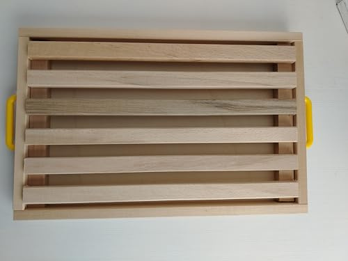 LA CASA DI EVA Tagliere in Legno con Griglia Raccogli Briciole per Pane, Made in Italy, con Maniglie Gialle