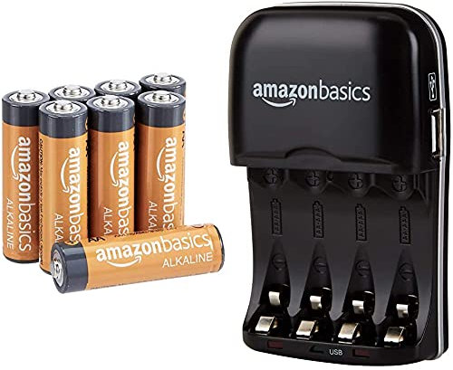 Amazon Basics Chargeur de Piles Ni-MH AA et AAA avec Port USB & Piles alcalines 1,5 V pour Le Quotidien - Lot de 8 (Le visuel Peut différer)