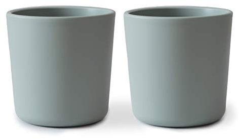 mushie Tasse de vaisselle pour enfants | Ensemble de 2 tasses de table réutilisables | Résistantes au lave-vaisselle et au micro-ondes | Facile à tenir pour l'enfant Fabriqué au Danemark | Sage