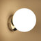 Goeco Wandlampe Innen, Modern Wandleuchte Flur Glaskugelform Lampenschirm Ø15cm, E27-Fassung Wandbeleuchtung für Wohnzimmer Schlafzimmer, Sockel in Chromfarbe