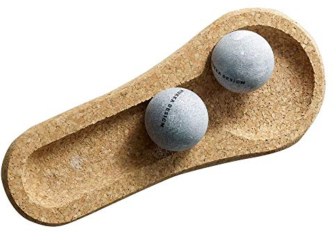 Solejoy | 2 Massagekugeln für die Fußmuskulatur aus naturbelassenem Speckstein, mit Korkunterlage