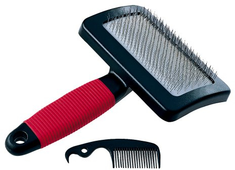 Ferplast Brosse Carde pour Chiens – Poils Mi‑longs à Longs – Picots Inclinés & Têtes Arrondies en Acier Inoxydable – Poignée Ergonomique Souple – Peigne Supplémentaire Inclus – Taille L, Rouge
