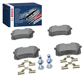 Bosch BP617 - Auto Bremsbeläge hinten - Bosch-Qualität - für leises Bremsen mit wenig Staub - ECE-R90 zertifiziert - kupferfrei - 1 Set mit 4 Bremsbelägen - mit Zubehör