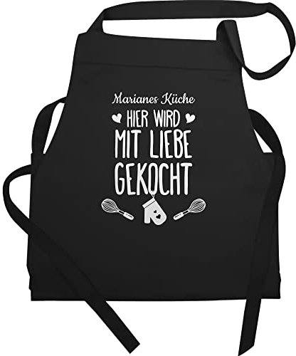 Schürze - Kochschürze - Hier wird mit Liebe gekocht mit Name I Geschenk Kochen - 60x87 - Schwarz - geschenke für köche küchentextilien küche sprüche apron küchenschürze oma kochzubehör