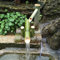 YAIUNHIQ Fontaine Cascade pour étang de Jardin, kit de Fontaine en Bambou Fontaine Solaire en Bambou Fontaine d'eau extérieure en Cascade pour Jardin Japonais,35CM
