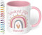 True Statements Keramik-Tasse personalisiert „Schulkind 2025“ - Geschenk zur Einschulung für Mädchen - Regenbogen Herzen - 330ml - Erstklässler Schüler 1. Klasse, Rosa