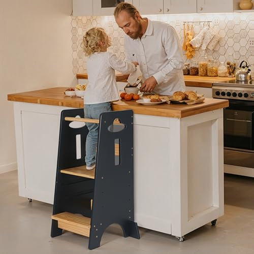 COSYLAND Lernturm ab 1 Jahr - Höhenverstellbarer Learning Tower für Kinder (3-stufig) - Montessori Lernturm mit Kippschutz & Massivholz (Holzfarbe und Grau)
