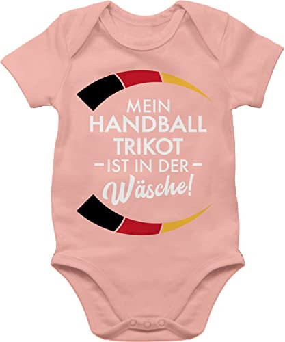 Baby Body Junge Mädchen - 2026 - Mein Handball Trikot ist in der Wäsche - Handball WM EM Witzig Spruch Lustig Trikot Ersatz - 1/3 Monate - Babyrosa - sport 2022 strampler handball+sprüche bodies