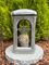 Grablampe mit SOCKEL 3D Text - wir vermiessen Dich - 29 cm H. Farbe Silber Grabkerze Kerze Grablicht Grabdeko Gartenlampe Laterne inkl. Sockel und Kerze NEU