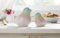 2X Dekofigur Vogel Pastell aus Porzellan, glänzend, 9 + 12 cm hoch, Osterdeko, Frühlingsdeko, Figurenset
