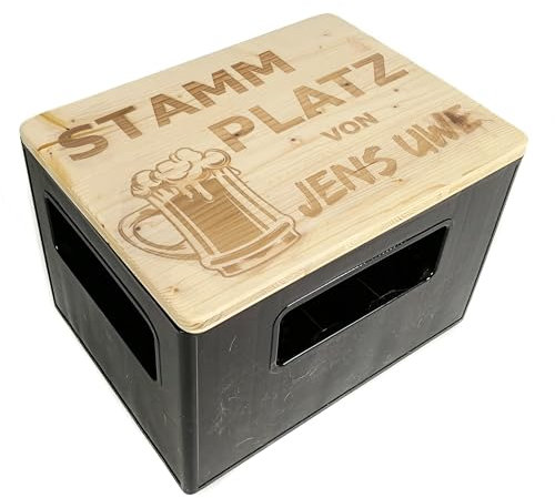 Bierkastensitz, Outdoor Hocker, Sitzauflage aus Holz für Getränkekisten Stamm Platz mit individuellen Namen gelasert passend für 20-er Kasten (40 x 30 cm)