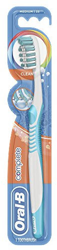 Oral-B Complete Clean Handzahnbürste, Bürstenkopfgröße 35, mittelhart