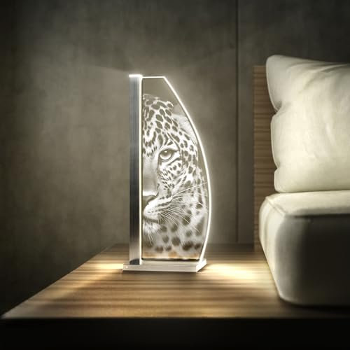 Luverre Tischlampe | LED-Leuchte | Glas-Leuchte mit Gravur für Nachttisch, Kommode, Wohnzimmer | Tiere, Afrika (Leopard, Segel | silber)