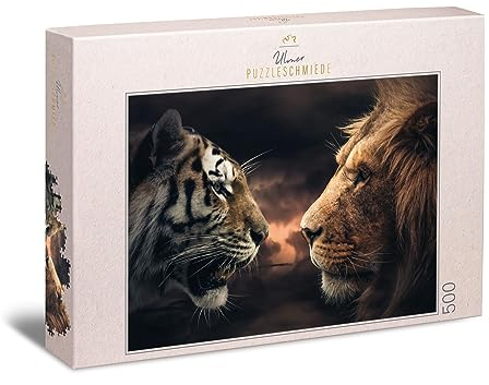 Ulmer Puzzleschmiede - Puzzle „Rumble in The Jungle“ - Eindrucksvolles 500 Teile Puzzle mit Löwe und Tiger - Wer ist König im Reich der Tiere - prächtig inszeniertes Raubkatzen-Puzzle für Erwachsene