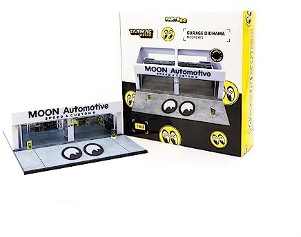 Tarmac Works 1:64 Scale Mooneyes Speed and Customs Pit Garage Diorama, 22cm Wide, White, Plastic and Metal Model Diorama Display Accessory for Teen and Adult