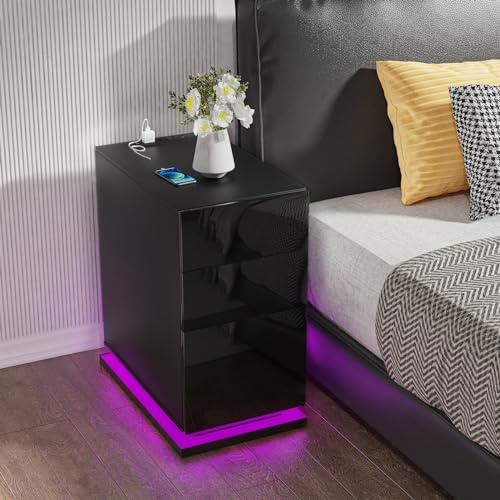 Lvhecforhm Schmaler Nachttisch Schwarz, Steckdose und USB-Anschluss, LED 16 Farben Beleuchtung, 3-Schubladen-Nachttisch 50x30x63cm für Schlafzimmer