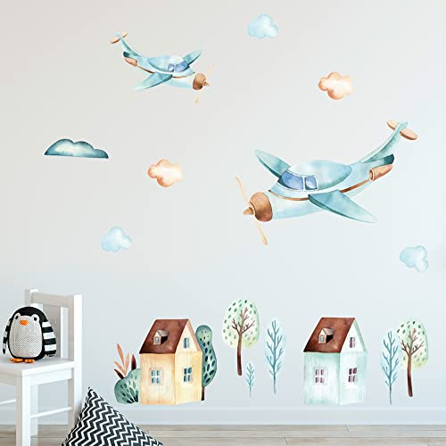 GRAZDesign Wandtattoo Flugzeug und Häuser Kinderzimmer, Wandaufkleber Wolken für Jungen, Wandsticker Deko für Babyzimmer Baby Jungenzimmer Jungs, Aquarell / 57x80cm