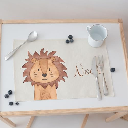 wunderwunsch Kinder Platzdeckchen personalisiert, Platzset, abwaschbare Tischuntersetzer, Platzdecke Stoff Baby, Untersetzer mit Design lustig und Namen (Löwe)