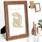 Mein Landhaus Bilderrahmen Narva Walnuss – MDF Fotorahmen mit Glas – Holzoptik in verschiedenen Größen – Hoch- & Querformat – Vintage Dekorahmen (Dunkelbraun, 20x30 cm)