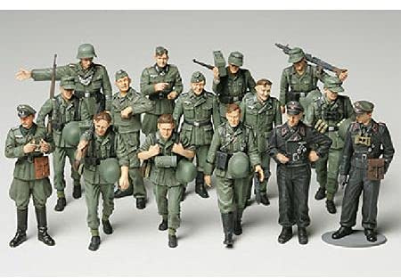 Tamiya 32530 WWII German Infantry on Manoeuvres Figures 1:48 Scale Kit