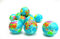 STUWU 12X FERNWEH Ball Globus Weltkarte Weltkugel Squezzer Stressball Antistressball Streßball Knautschball Wutball Knetball Grimassenball 6cm