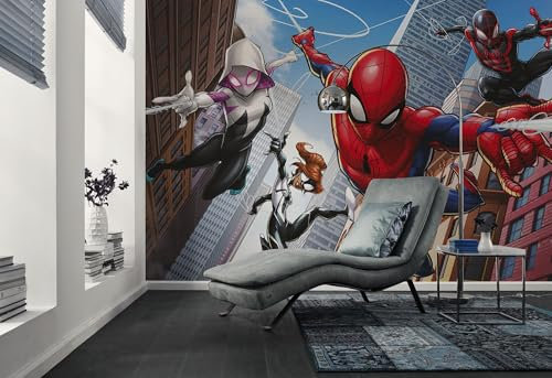 Komar Vlies Fototapete - Marvel Spider-Man Swinging Crew - Größe 400 x 250 cm - Kinderzimmer, Kindertapete, Tapete